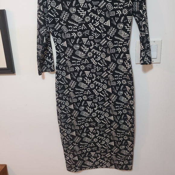 Form fitting funky Midi dress - Picture 2 of 2